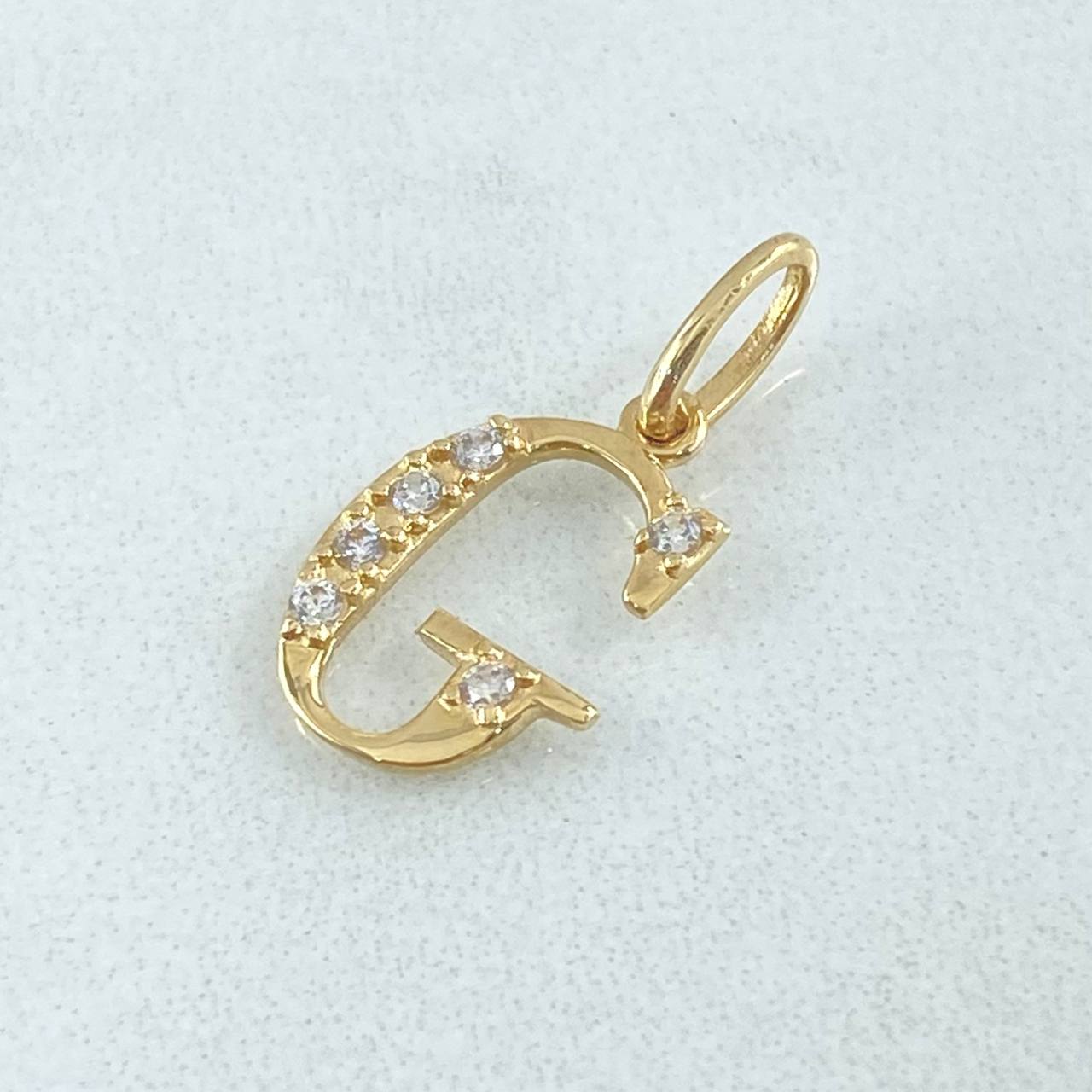 Dije Letra G Silueta 0.7gr / 2cm / Oro 18K