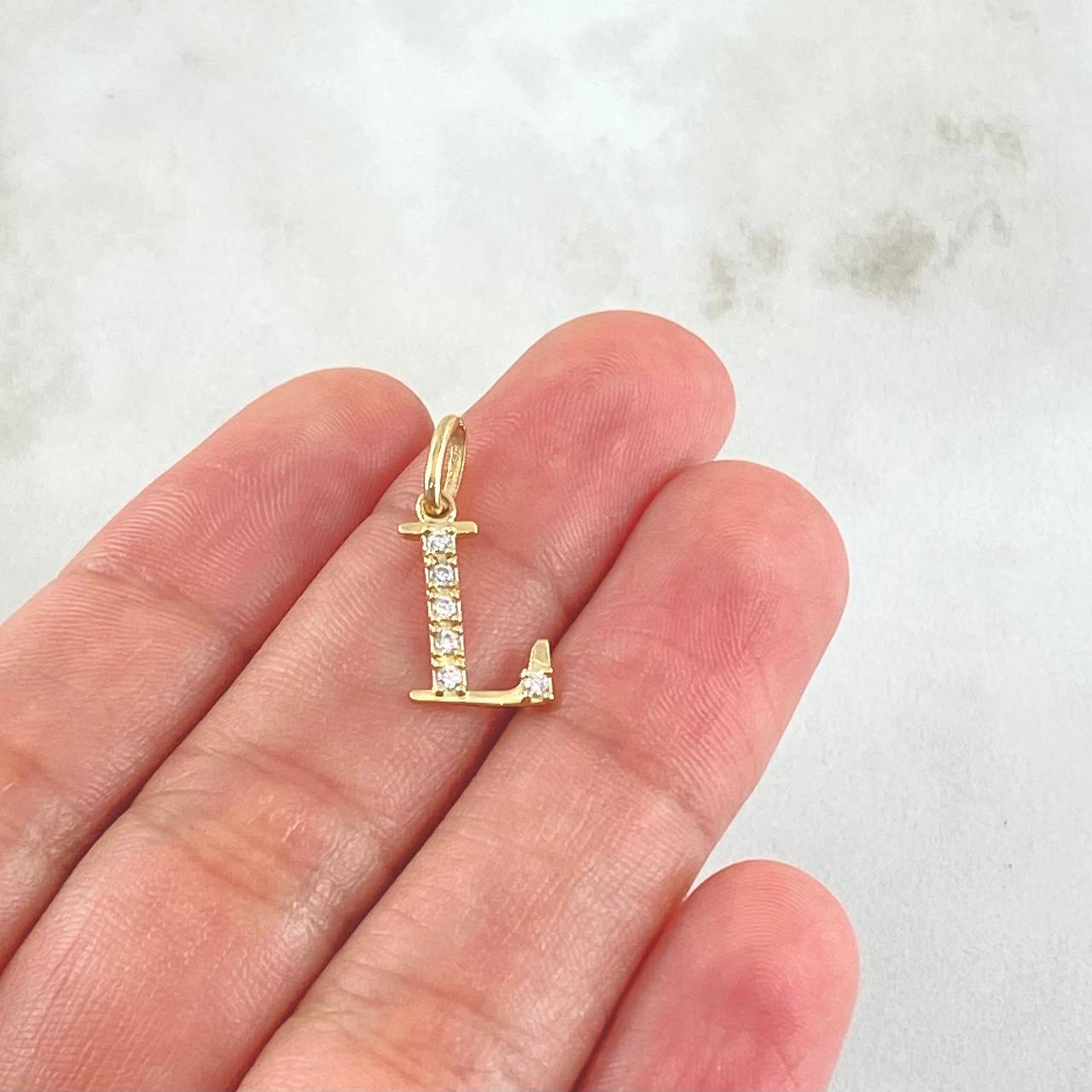 Dije Letra L 0.65gr / 2cm / Oro Amarillo 18K *