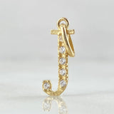 Dije Letra J Silueta 0.6gr / 2cm / Oro 18K