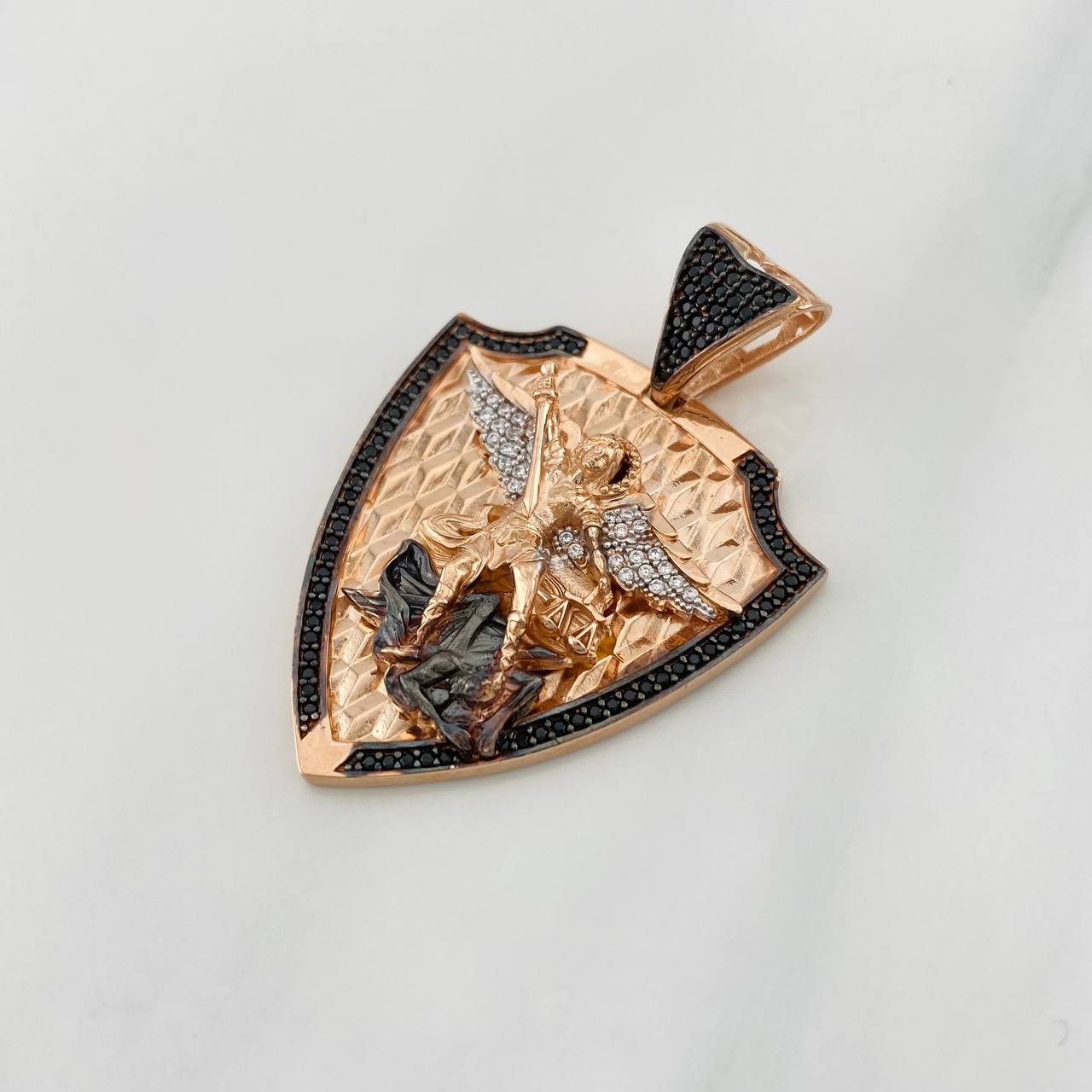 Dije San Miguel Arcángel 17.35g / 4.7cm Tres Oros 18K