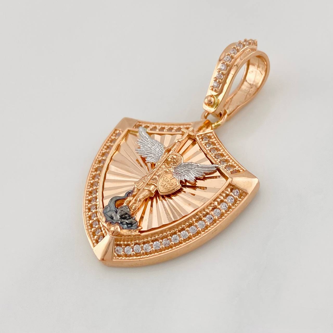 Dije San Miguel Arcángel 6g / 3.6cm Tres Oros 18K