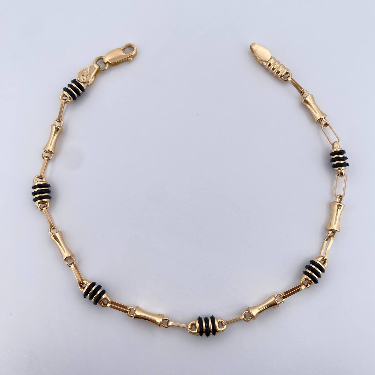 Pulso Rustico Barril 3.65gr / 20.5cm / 3.7mm Cauchos Negros Oro Amarillo 18K &