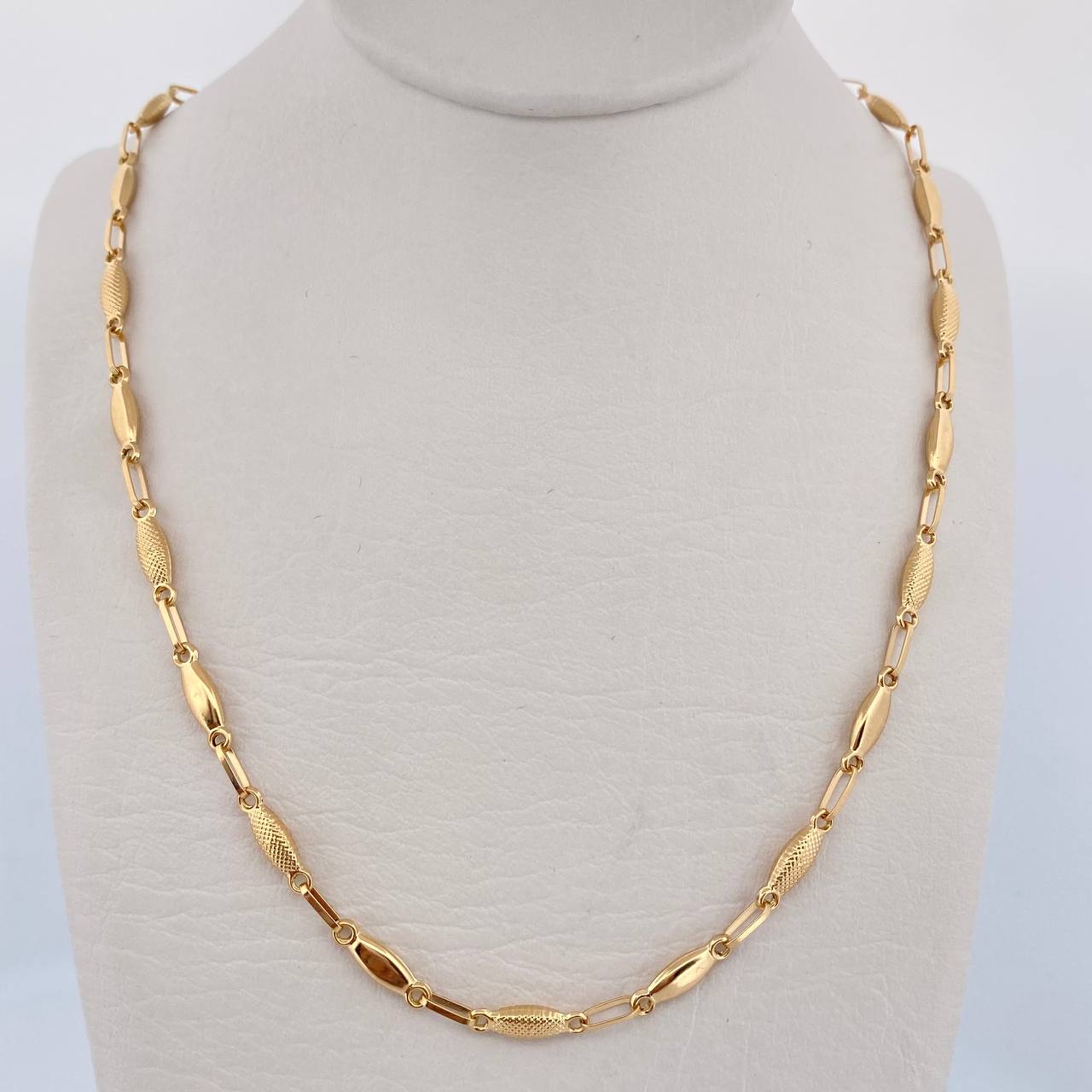 Cadena Rustica Ojiva 7.3gr / 51.8cm / 3.2mm Punteada Oro Amarillo 18K &