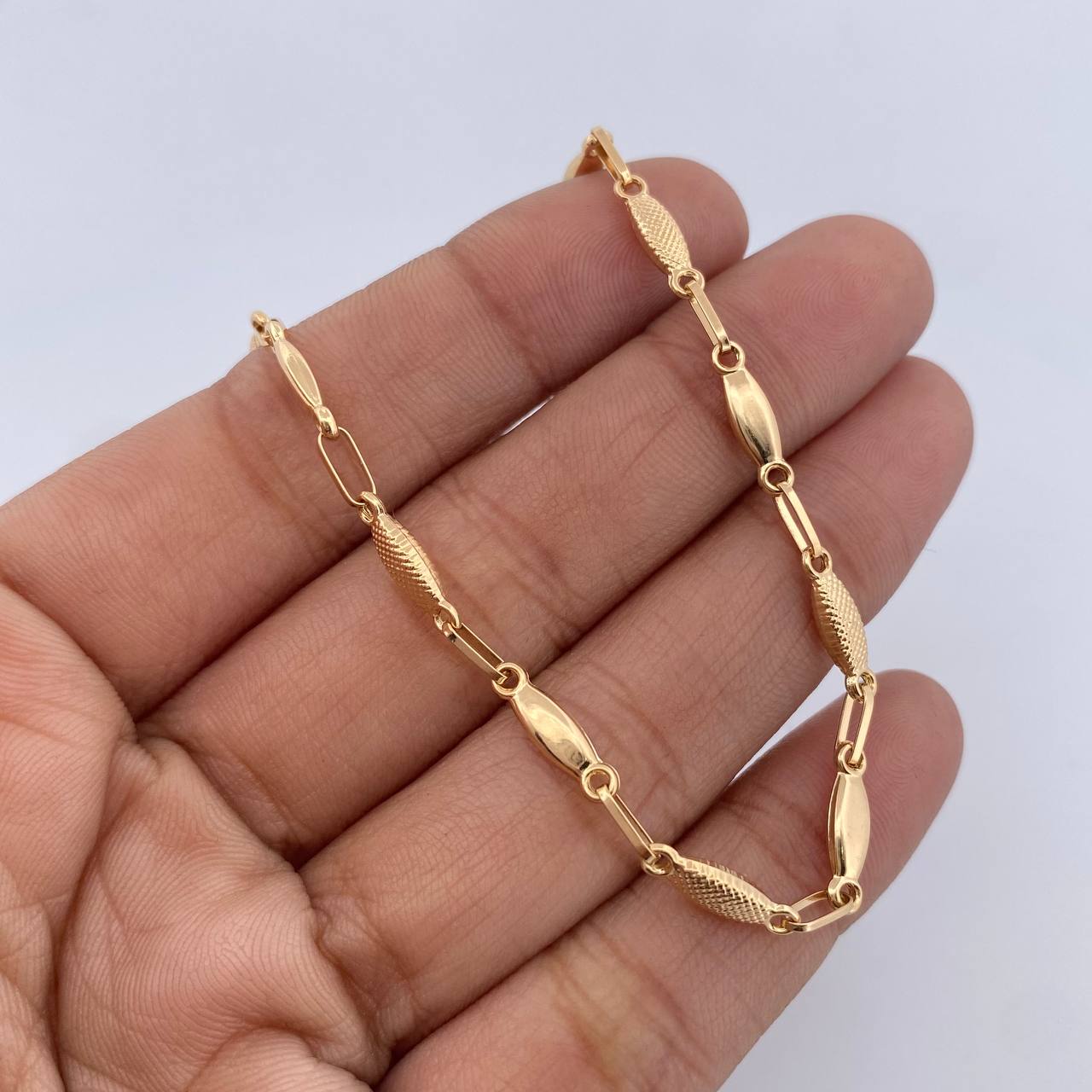 Cadena Rustica Ojiva 7.3gr / 51.8cm / 3.2mm Punteada Oro Amarillo 18K &