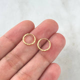 Candongas Aro Rayado 0.45gr / 1cm / Oro 18K