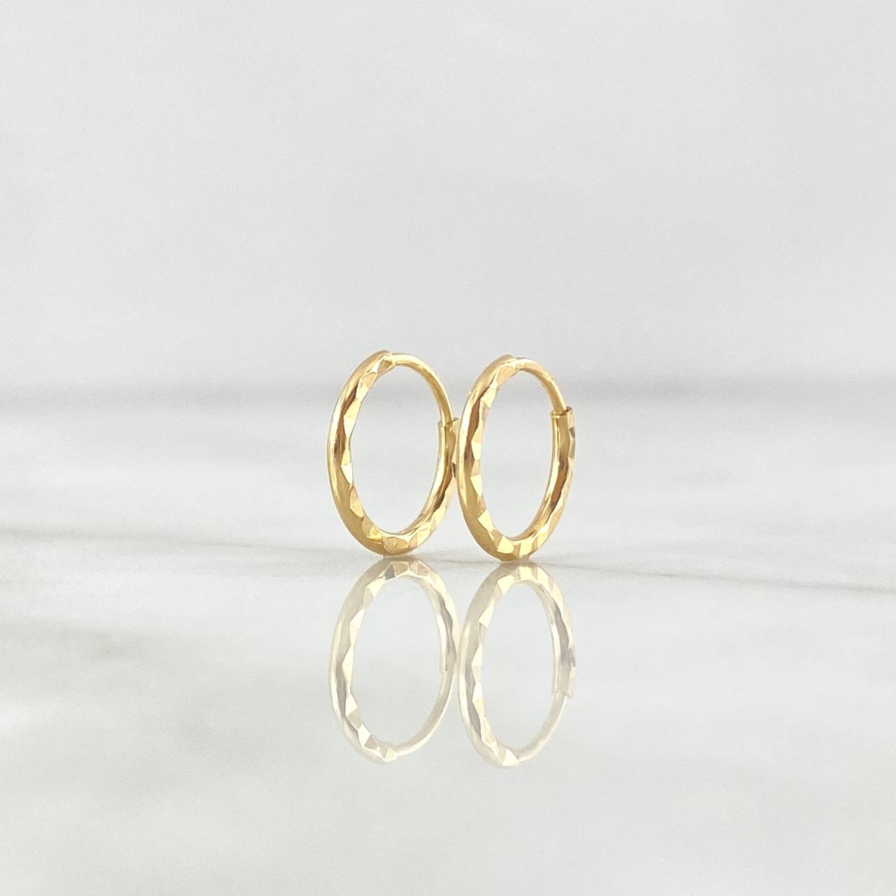 Candongas Aro Rayado 0.45gr / 1cm / Oro 18K