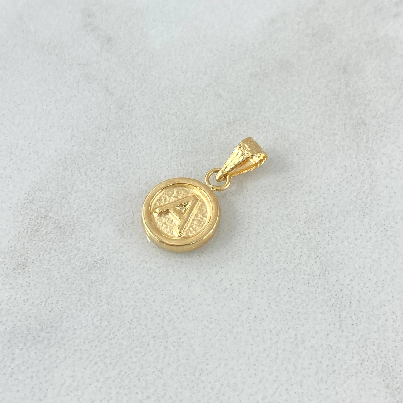 Dije Letra A 0.35gr / 1.5cm / Circulo Texturizado - Cargador Punteado Oro Amarillo 18K