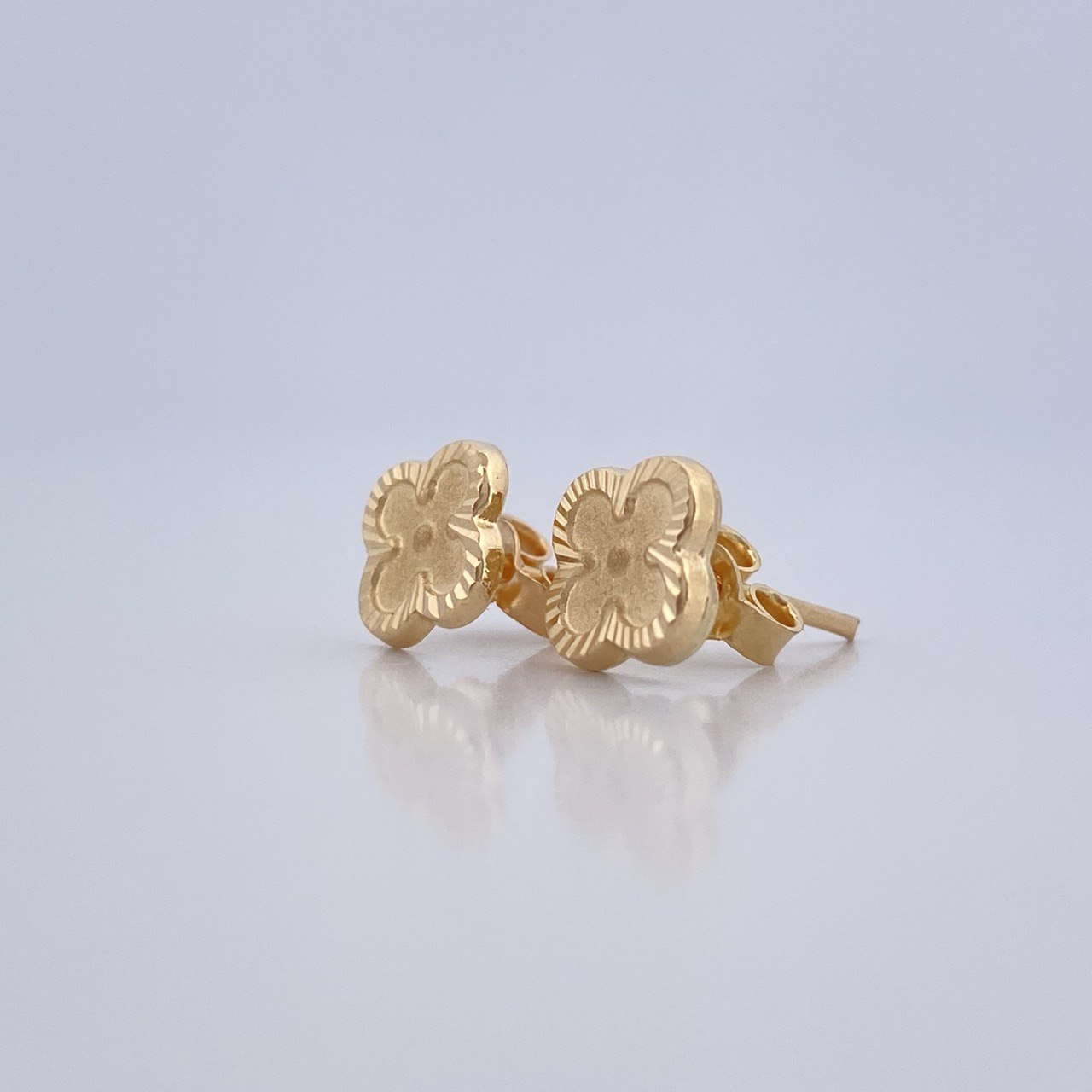 Topos Trebol 1.05gr / Oro 18K &
