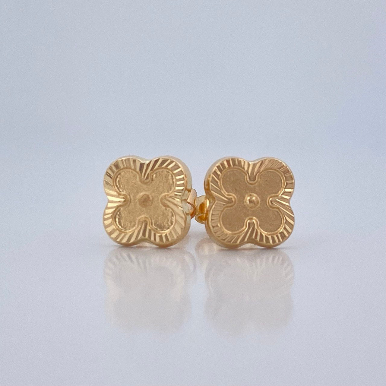 Topos Trebol 1.05gr / Oro 18K &