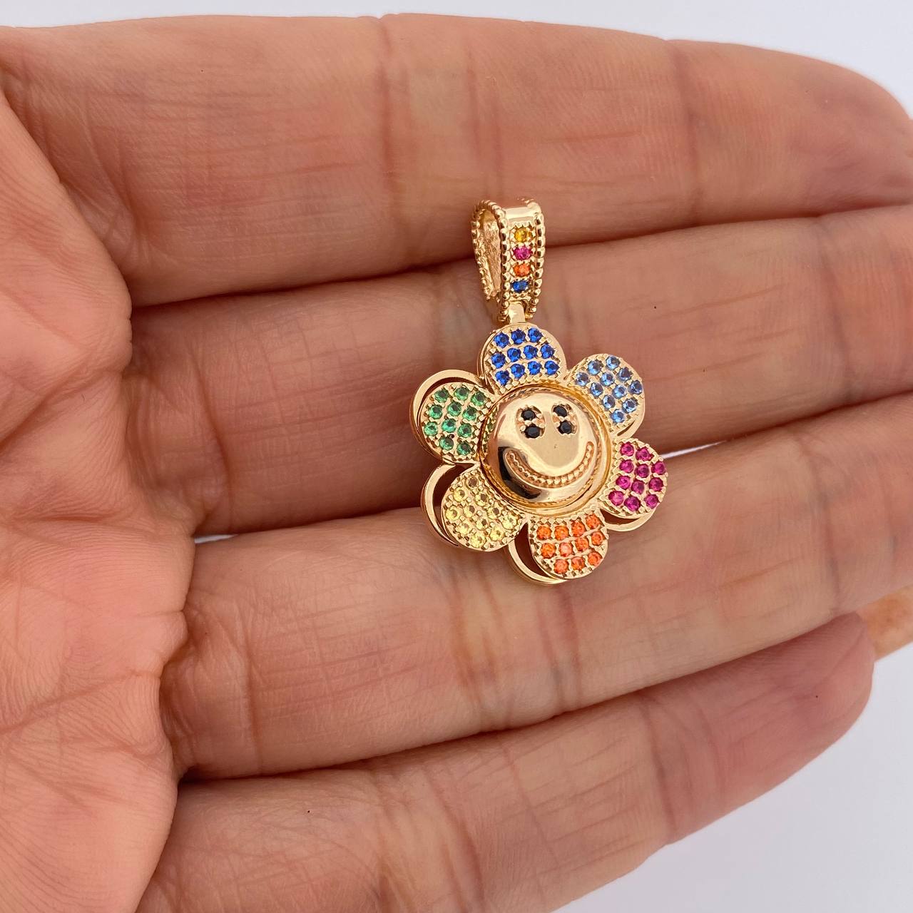Dije Flor Cara Sonriente 4.3gr / 3cm / Oro 18K &