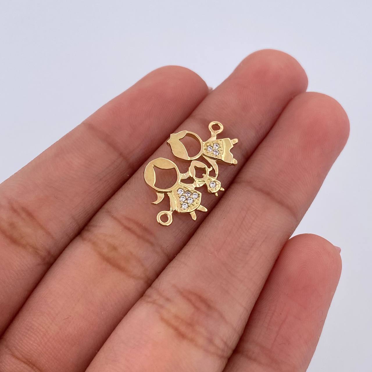 Herraje Familia De Tres 1.15gr / 2cm / Circones Blancos Oro Amarillo 18K &