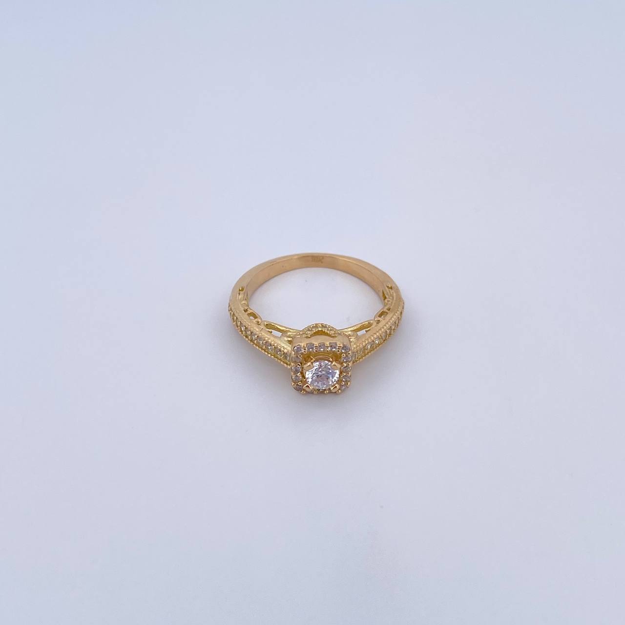 Anillo Solitario Churumbela 3.15gr / T5 1/2 / Cuadro Circones Blancos Oro Amarillo 18K &