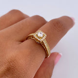 Anillo Solitario Churumbela 3.15gr / T5 1/2 / Cuadro Circones Blancos Oro Amarillo 18K &