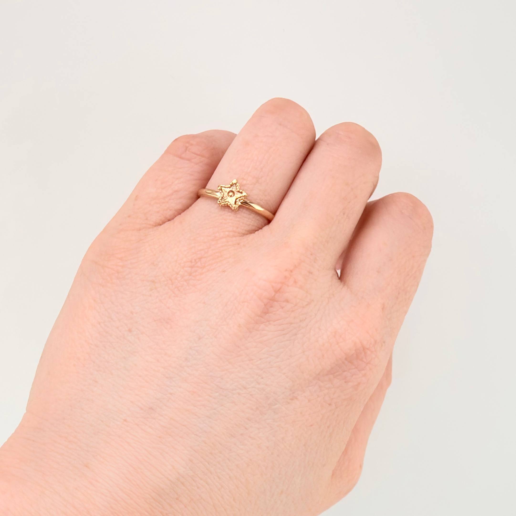 Anillo Estrella Diamantada 1gr / T7 / Oro Amarillo 18K *