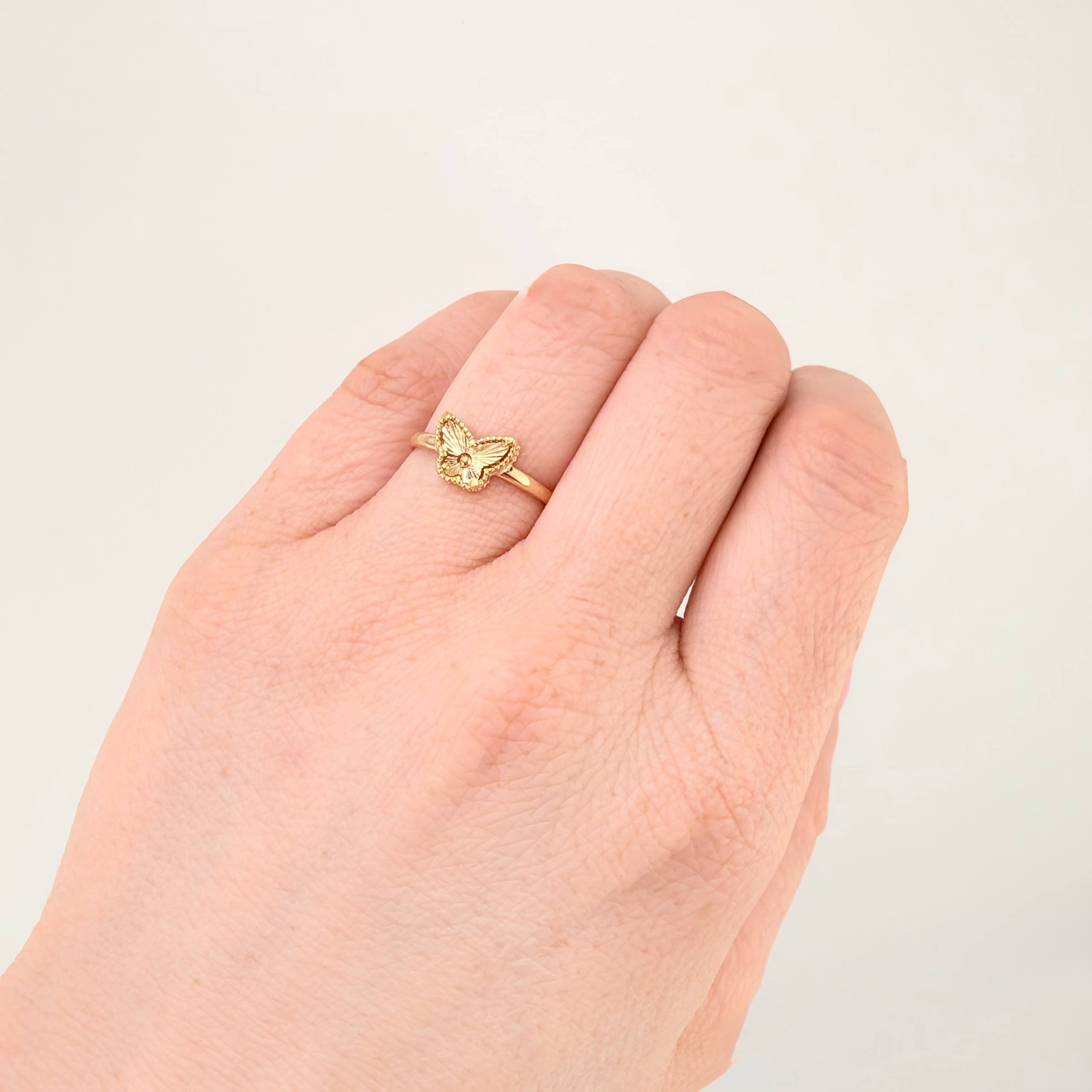 Anillo Mariposa Diamantada 1.25gr / T8 / Oro Amarillo 18K ©
