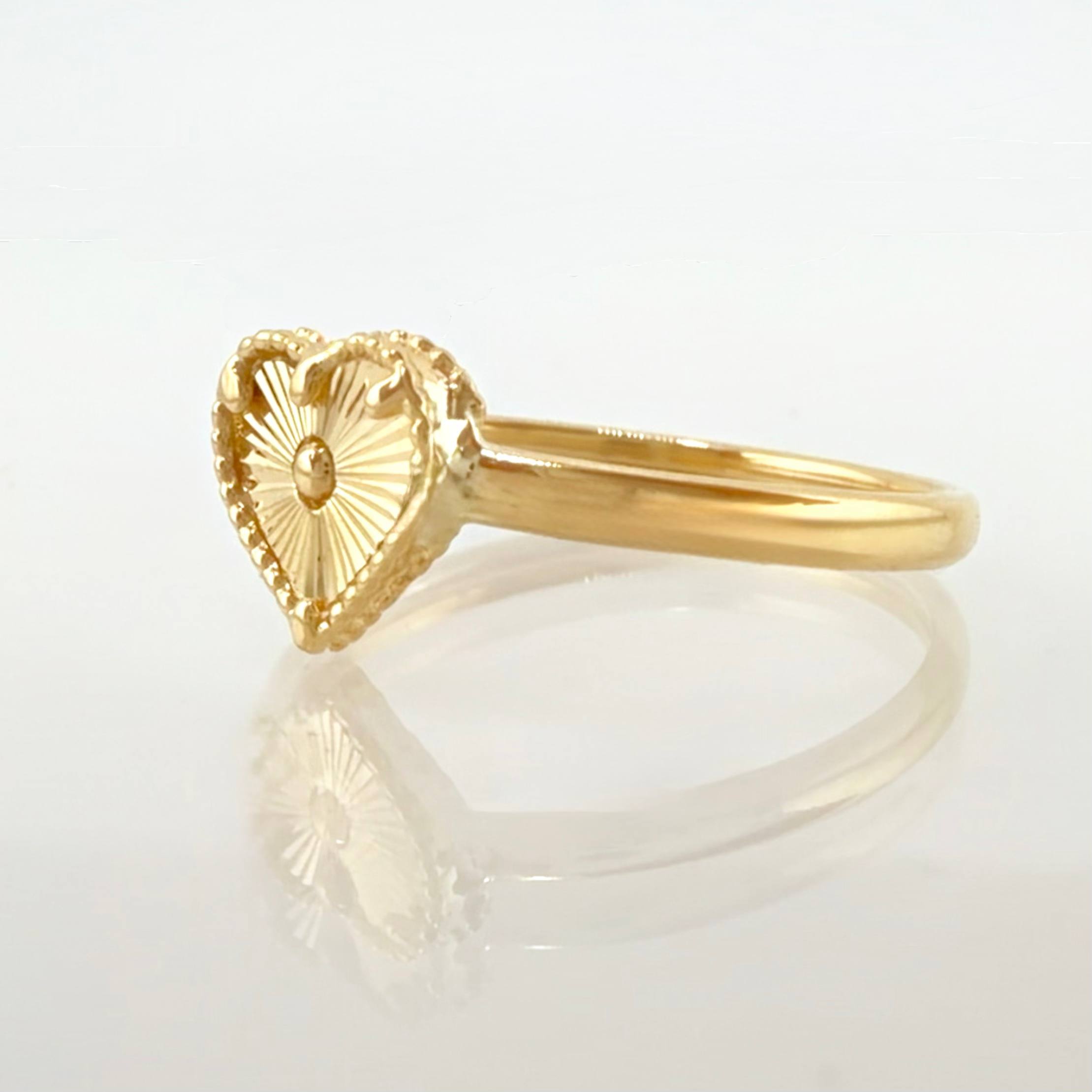 Anillo Corazón Diamantado 1gr / T6 1/2 / Oro Amarillo 18K ©