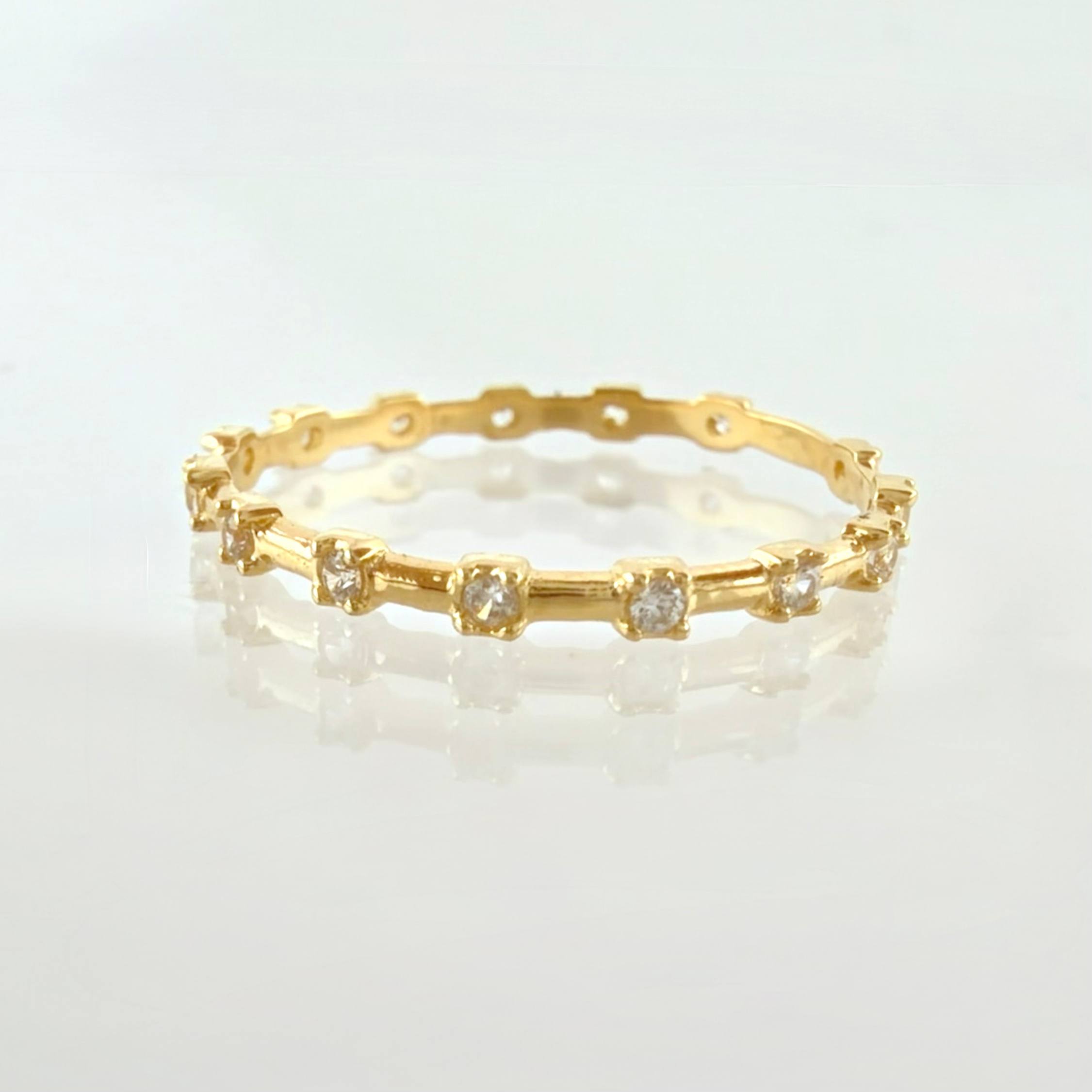 Anillo Centella Alternada 0.8gr / T6 / Oro Amarillo 18K ©