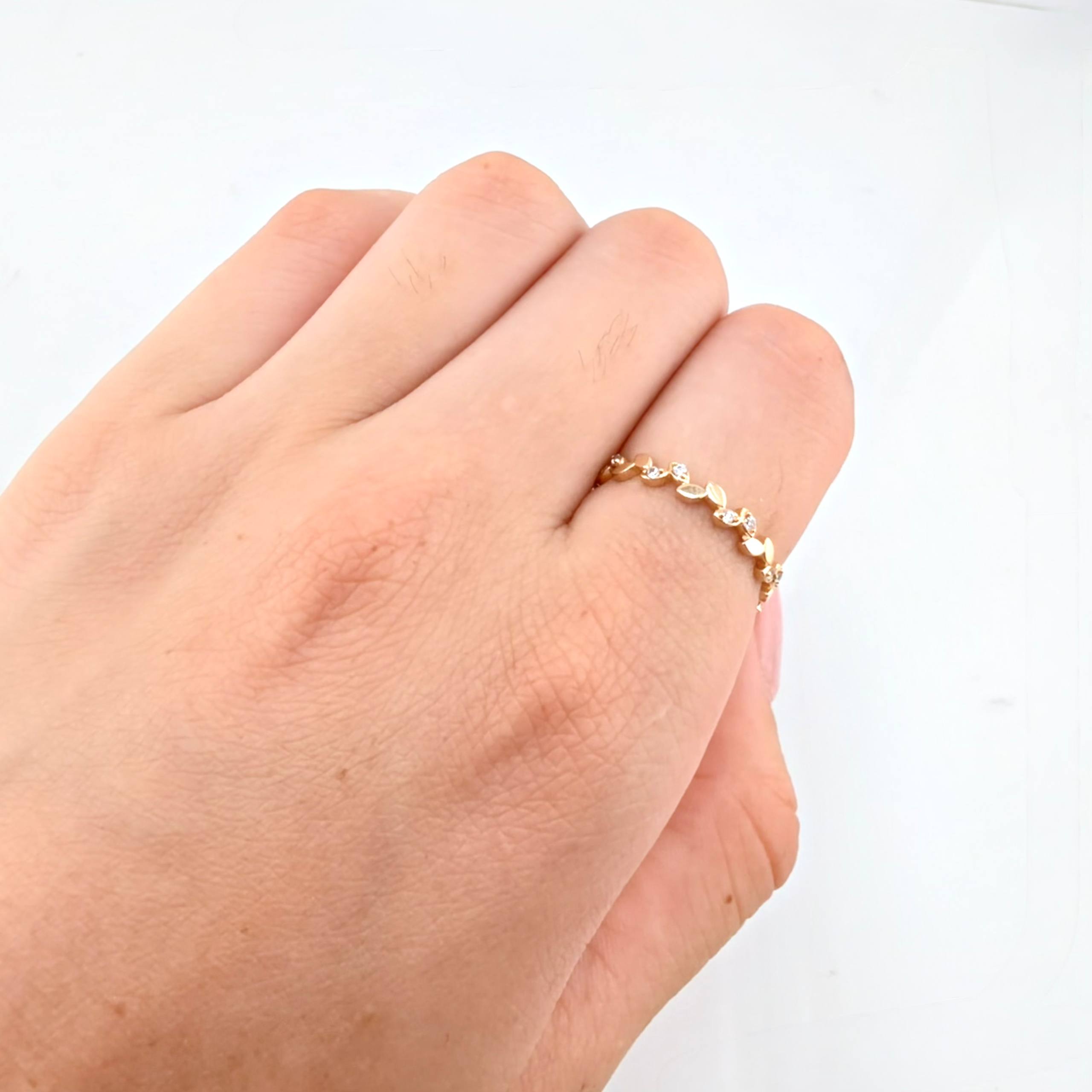 Anillo Rama De Laurel 1.2gr / T7 1/2 / Oro Amarillo 18K