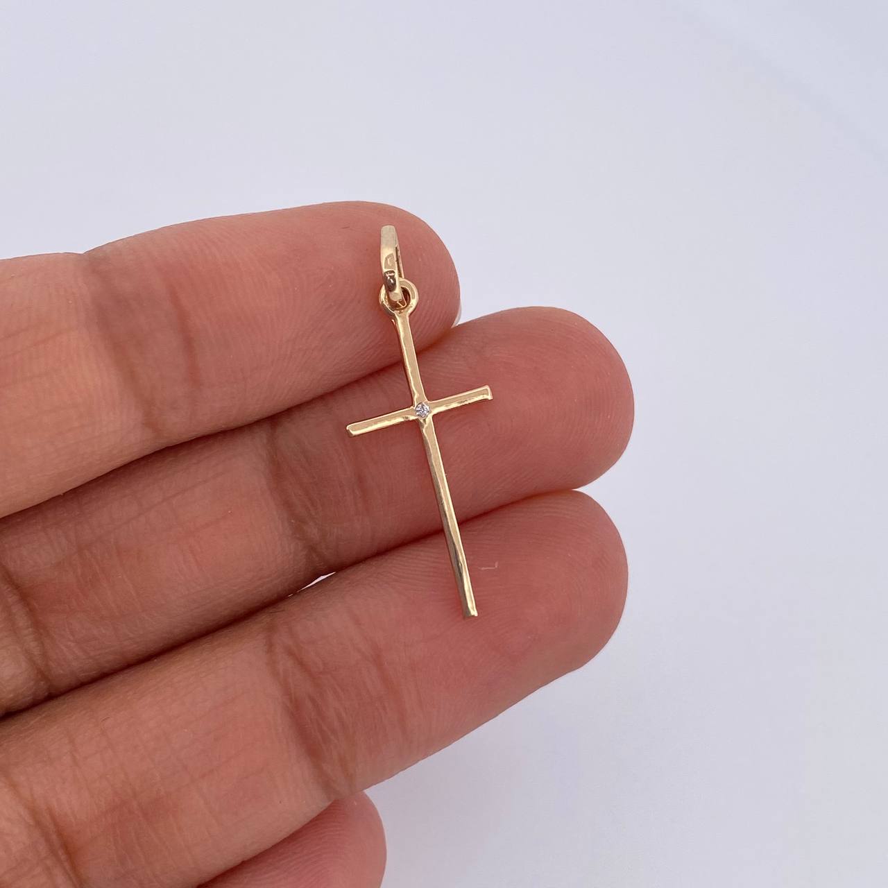 Dije Cruz 0.5gr / 2.6cm / Circon Blanco Oro Amarillo 18K &