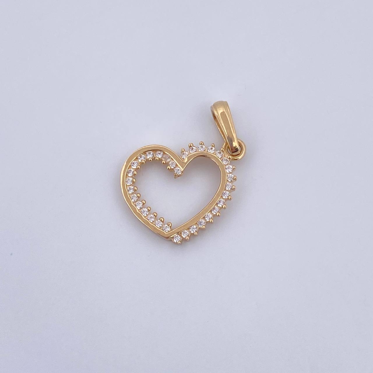 Dije Silueta Corazon 1.2gr / 2.2cm / Circones Blancos Oro Amarillo 18K &