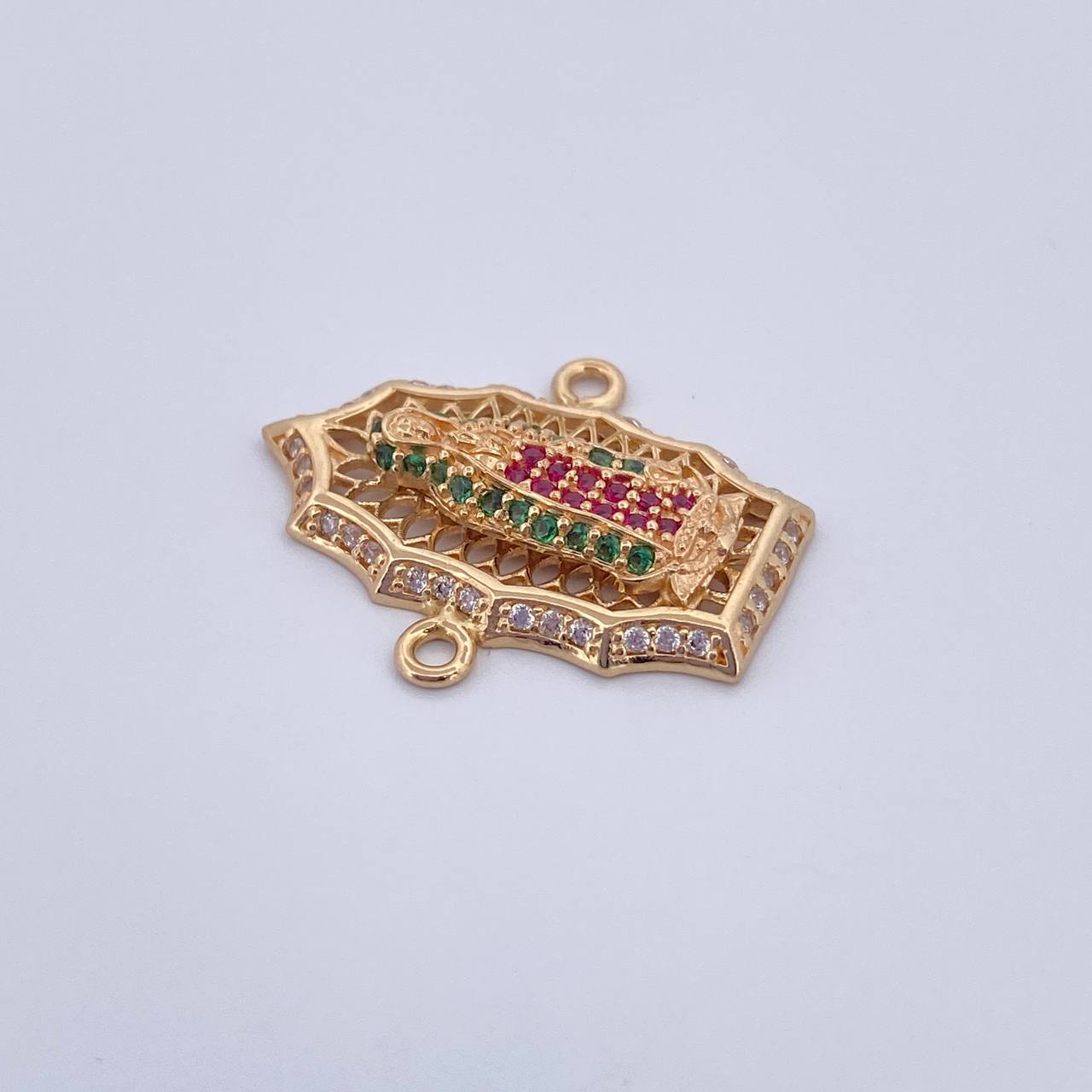 Herraje Virgen Guadalupe 2.85gr / 2.3cm / Circones Fucsias Verdes Blancos Oro Amarillo 18K &