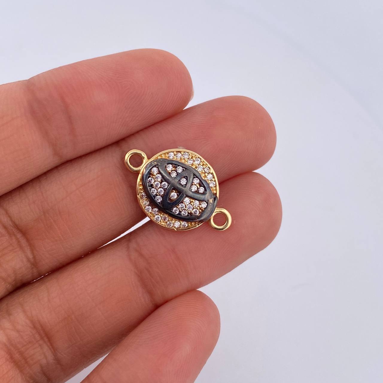 Herraje Emblema TY 2.2gr / 2cm / Circones Blancos Dos Oros Negro Amarillo 18K &