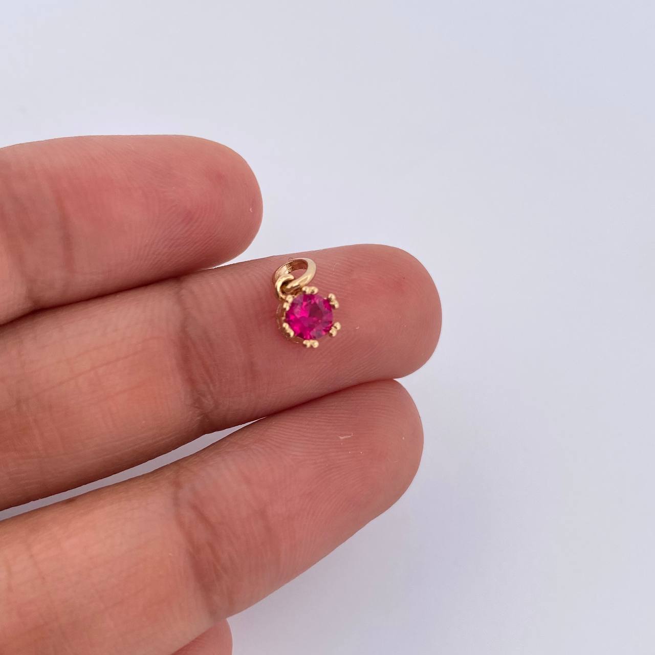 Dije Halo 0.65gr / Circones Fucsias Blancos Oro Amarillo 18K &
