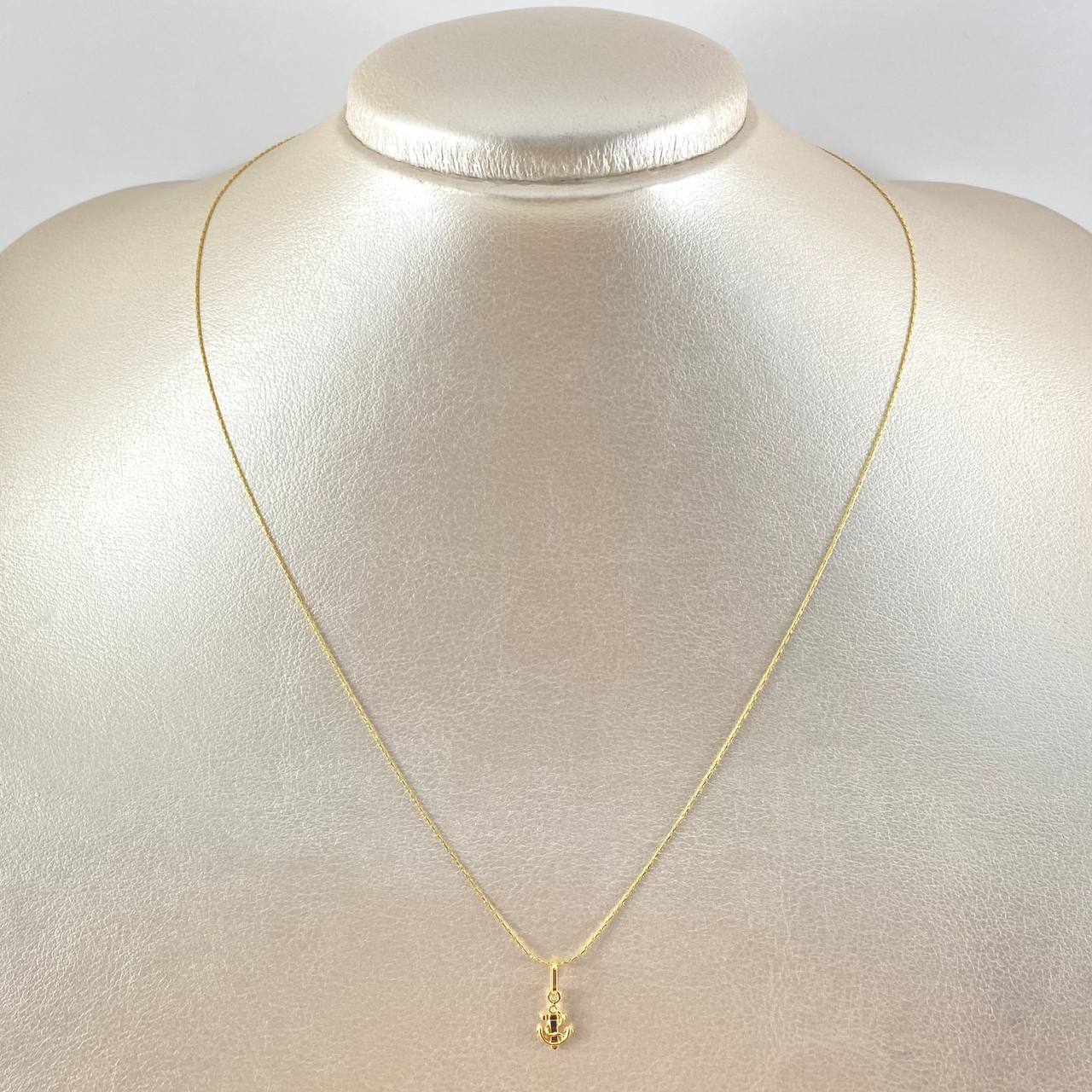 Set Cadena y Dije Aguja Trenzada + Ancla 1.25gr / 45cm / Oro Amarillo 18K (Oferta) *