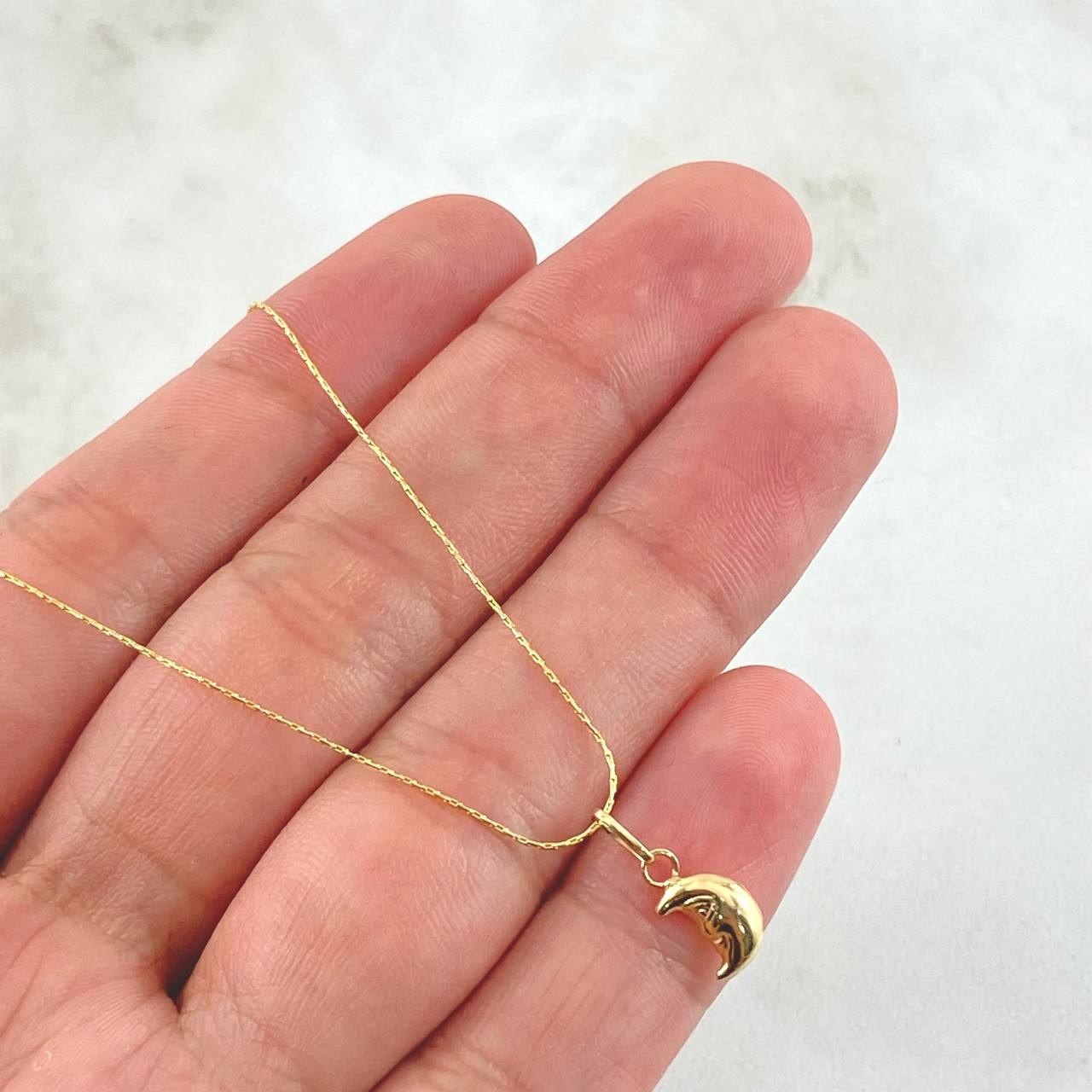 Set Cadena y Dije Aguja Trenzada + Luna 1.15gr / 45cm / Oro Amarillo 18K (Oferta) ©