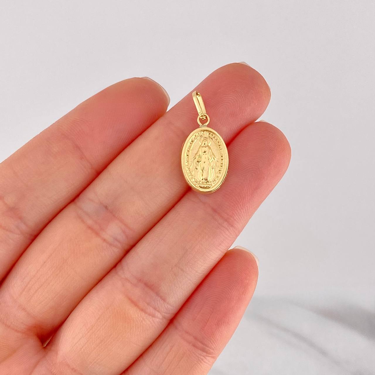 Dije Virgen Milagrosa 0.7g / 2.2cm Oro Amarillo 18K