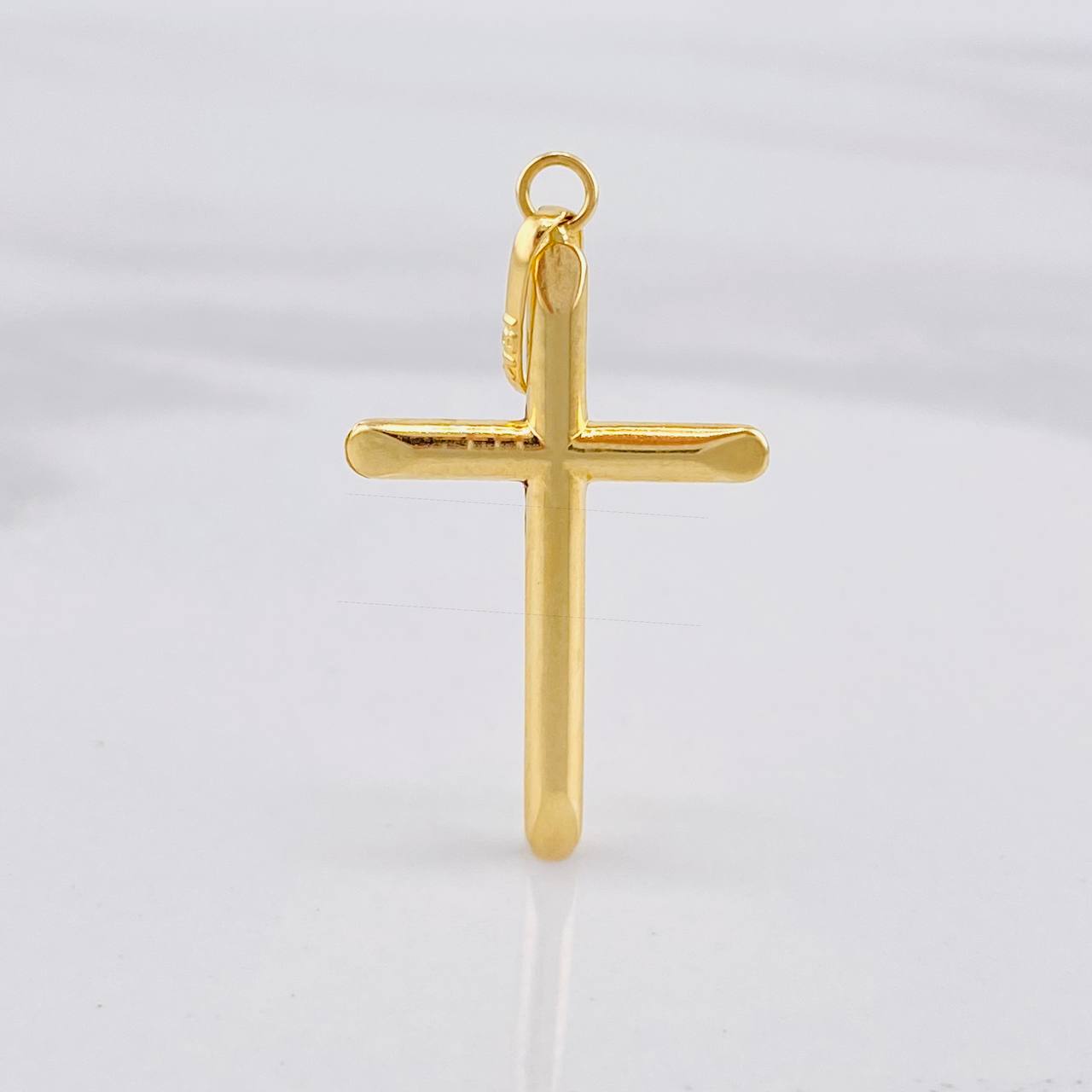 Dije Cruz Puntas Planas 0.75g / 3.5cm Oro Amarillo 18K