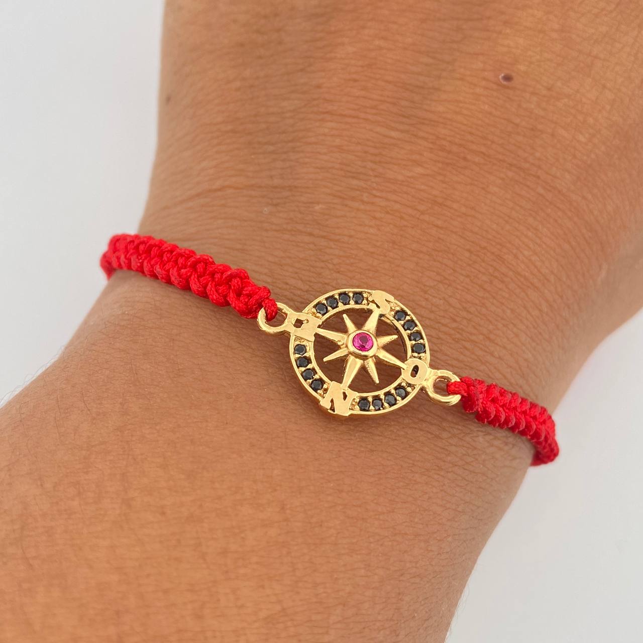 Pulsera Roja Herraje Estrella Cardinal 1.65gr / Circones Negros Fucsia Oro Amarillo 18K &