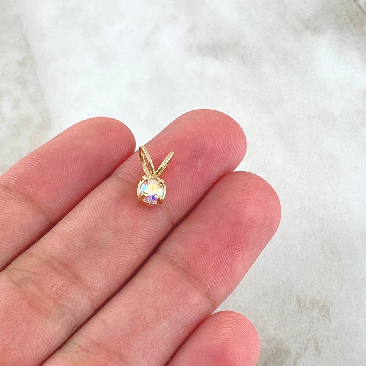 Dije Piedra Regalo 0.75gr / 1cm / Circon Tornasol Oro Amarillo 18K
