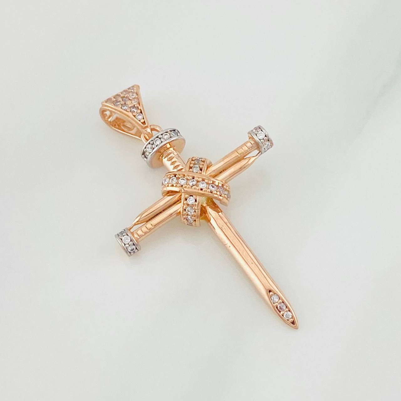 Dije Cruz Clavo 3.3g / 3.7cm Dos Oros Blanco Rosa 18K