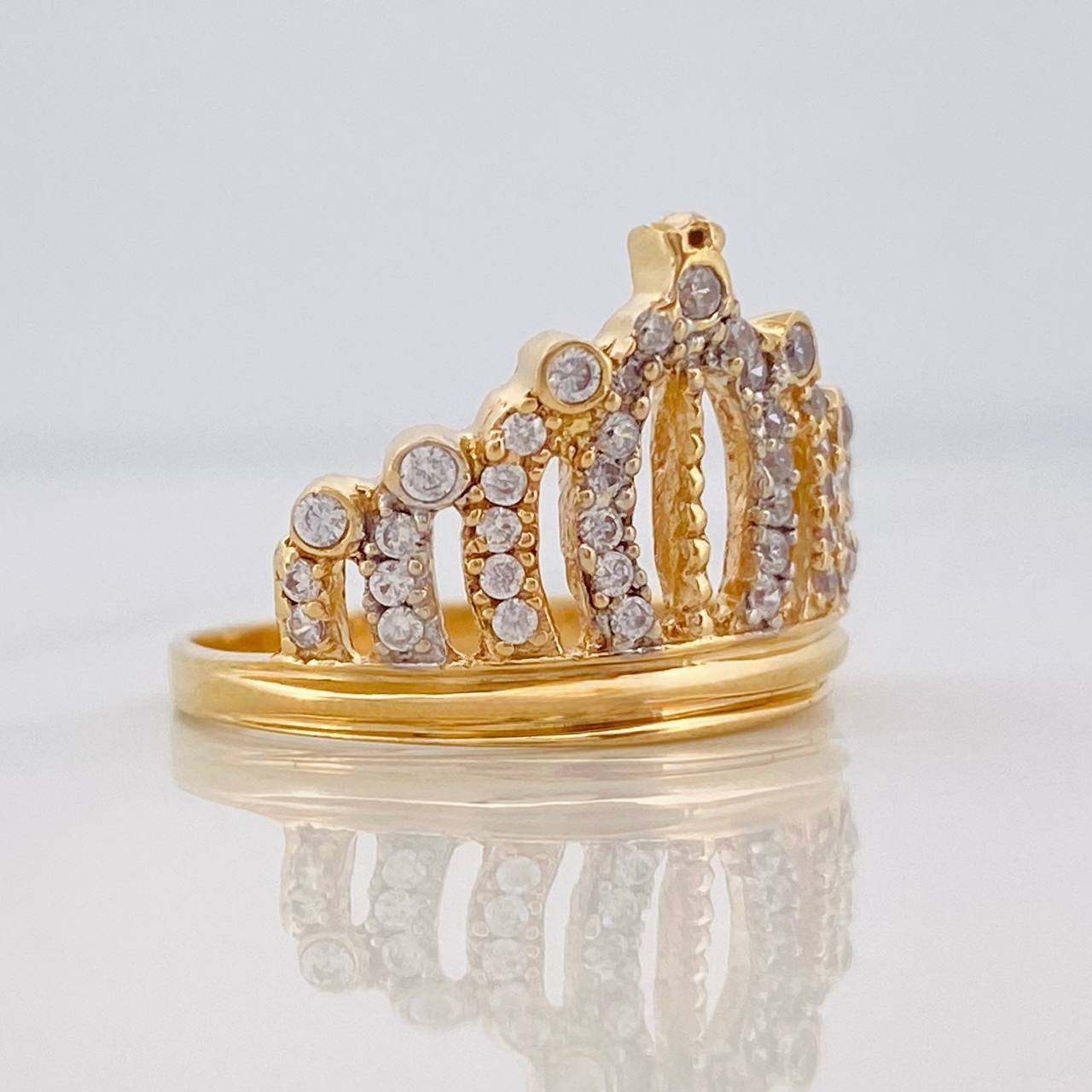 Anillo Corona 4.15g / T7 1/2 Oro Amarillo 18K