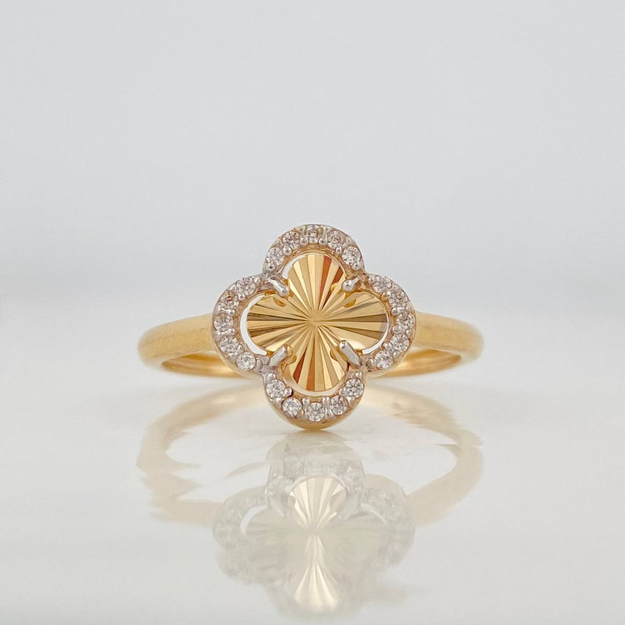 Anillo Trebol 2.25g / T6 Dos Oros Amarillo Blanco 18K