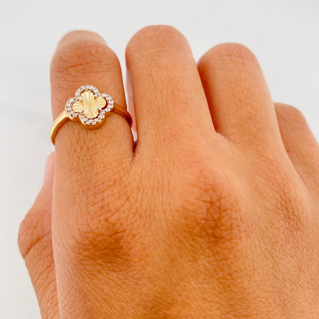 Anillo Trebol 2.25g / T6 Dos Oros Amarillo Blanco 18K
