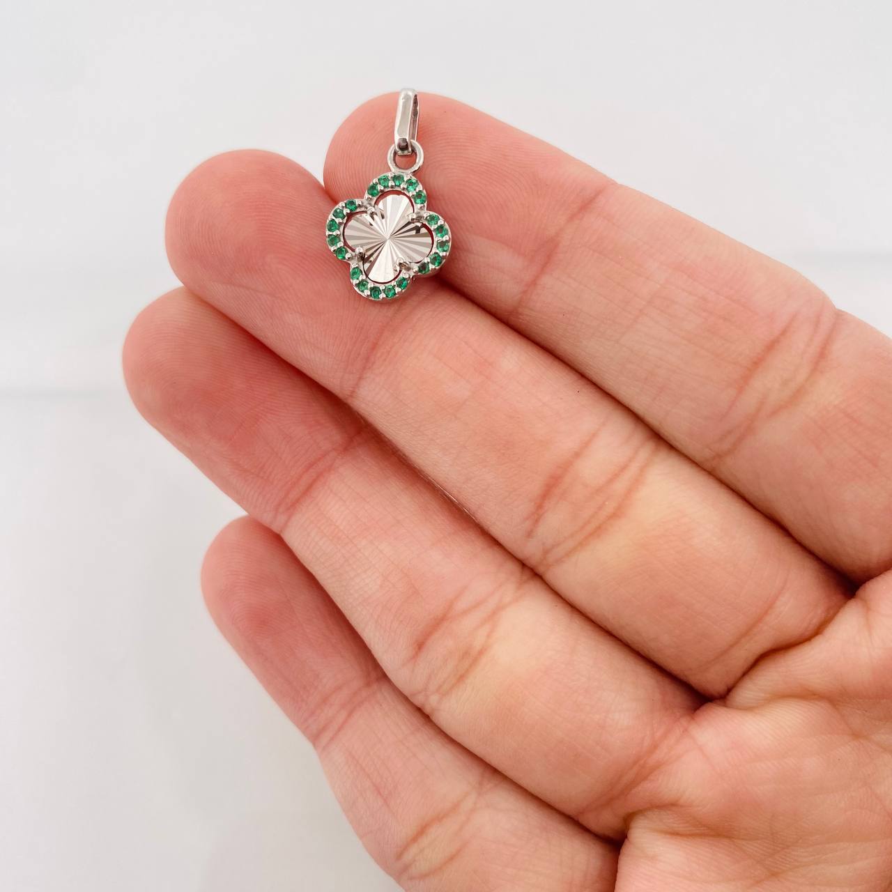 Dije Trebol 1g / 1.8cm Oro Blanco 18K