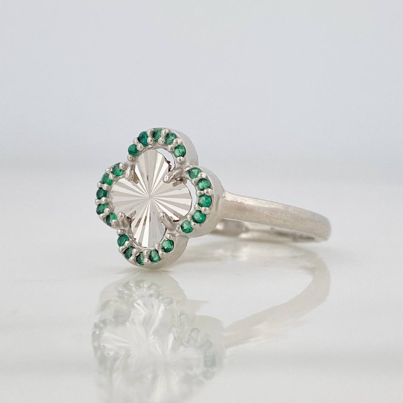 Anillo Trebol 2.25g / T6 1/4 Oro Blanco 18K