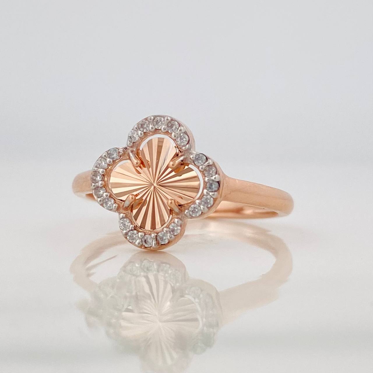 Anillo Trebol 2.05g / T6 3/4 Dos Oros Blanco Rosa 18K