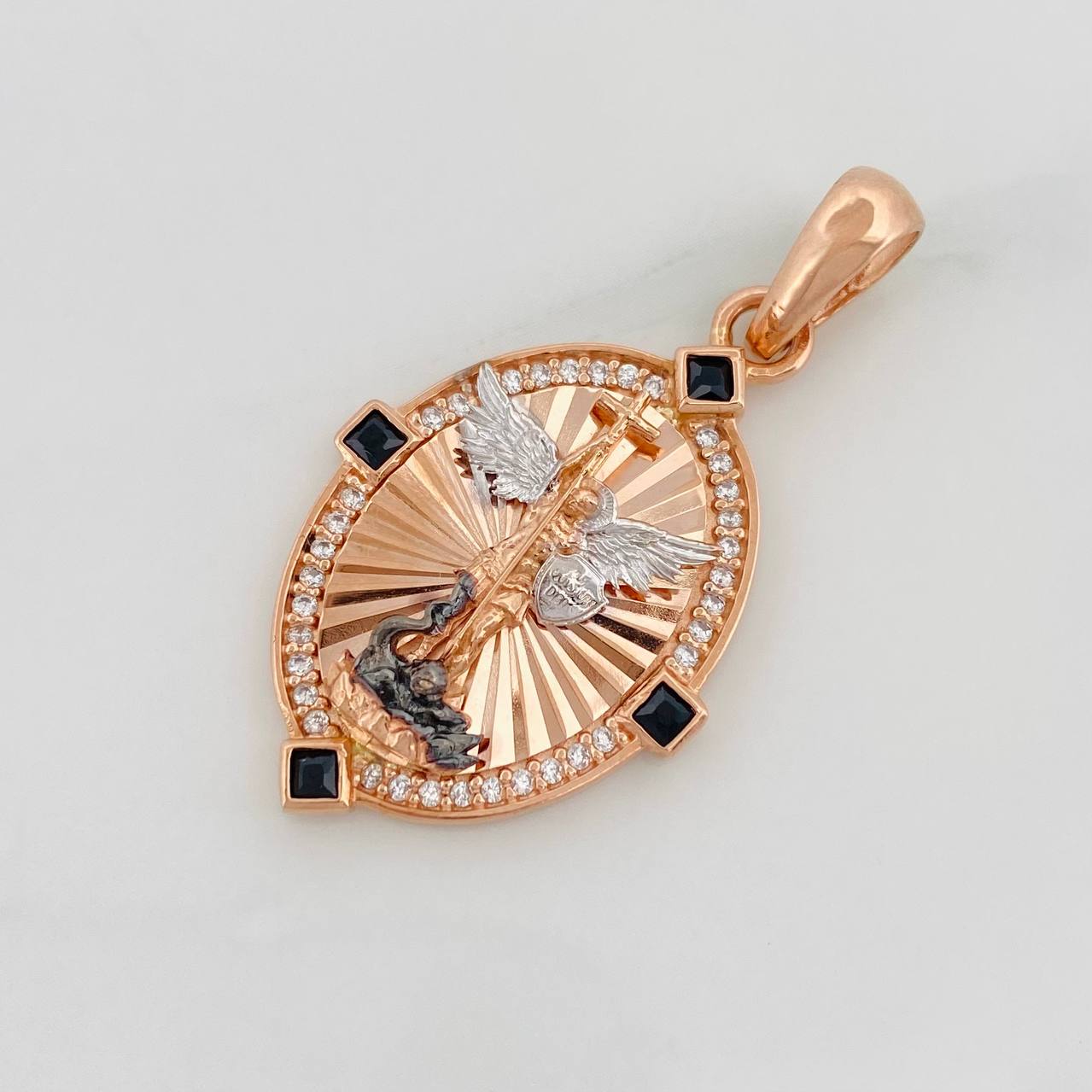 Dije San Miguel Arcángel 4.25g / 3.5cm Tres Oros 18K