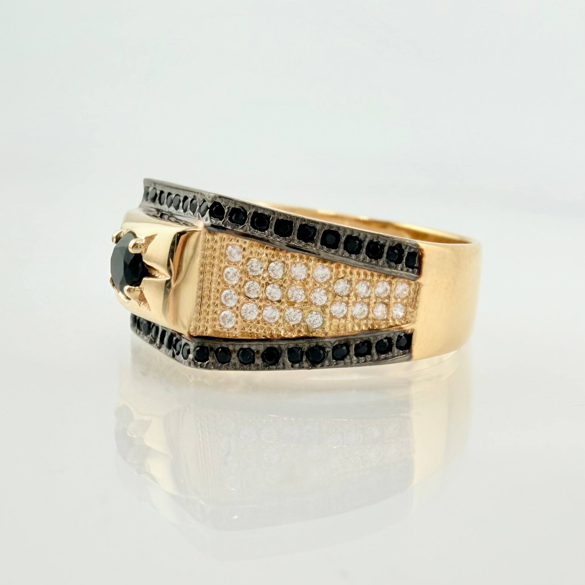 Anillo Sello Estrellado 5gr / T10 / Oro Amarillo 18K