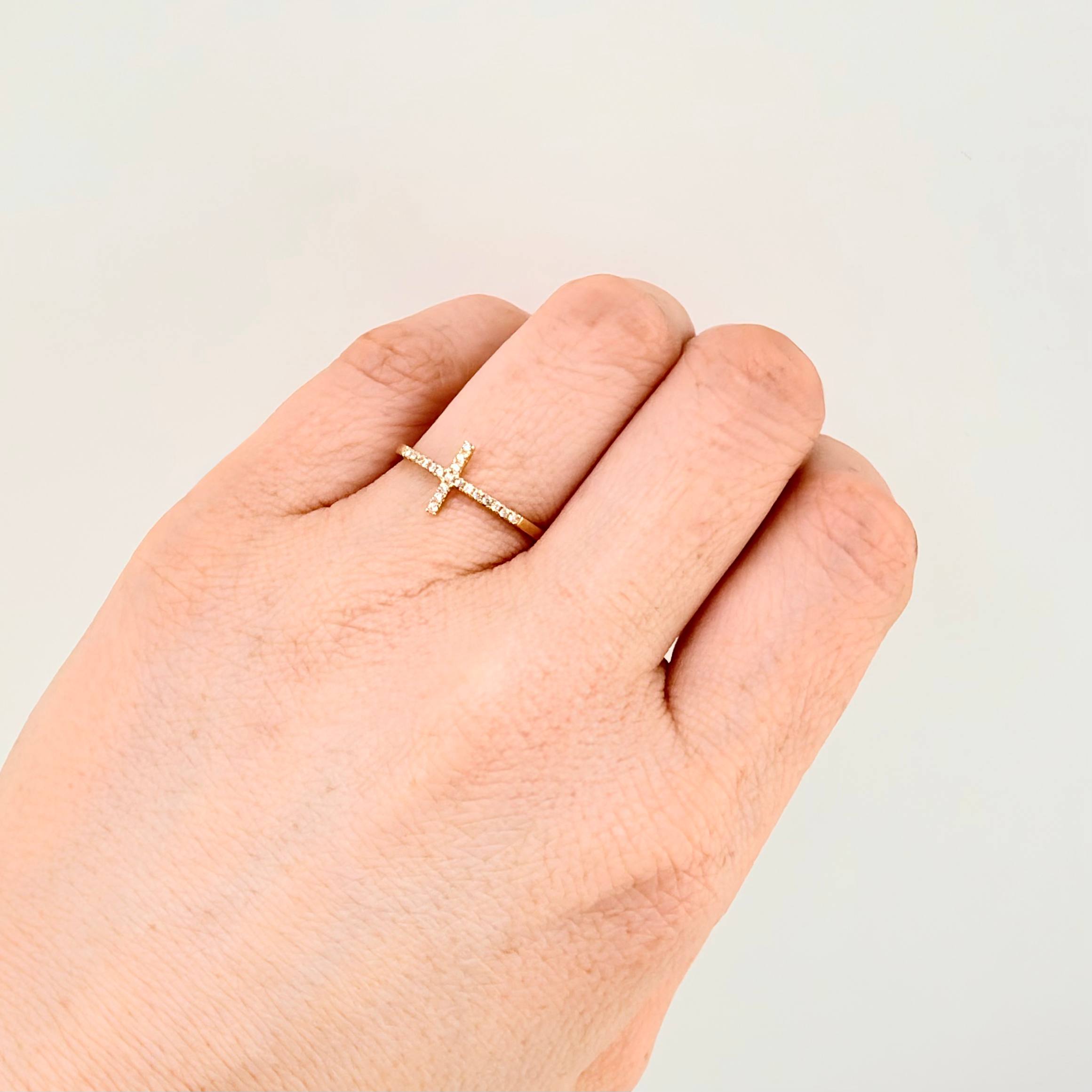 Anillo Cruz 1.4gr / T7 3/4 / Oro Amarillo 18K