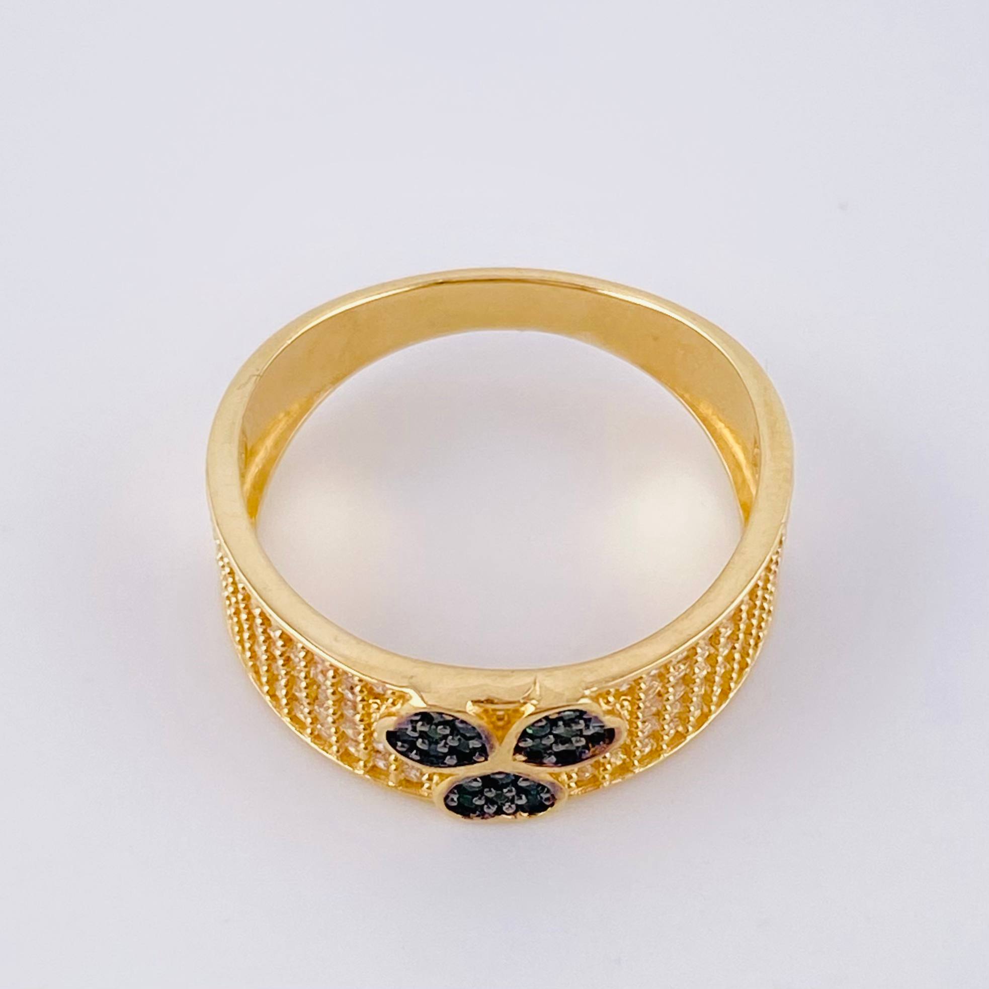 Anillo Churunbela Triple Corazon 4.4gr / T8 / Oro Amarillo 18K *
