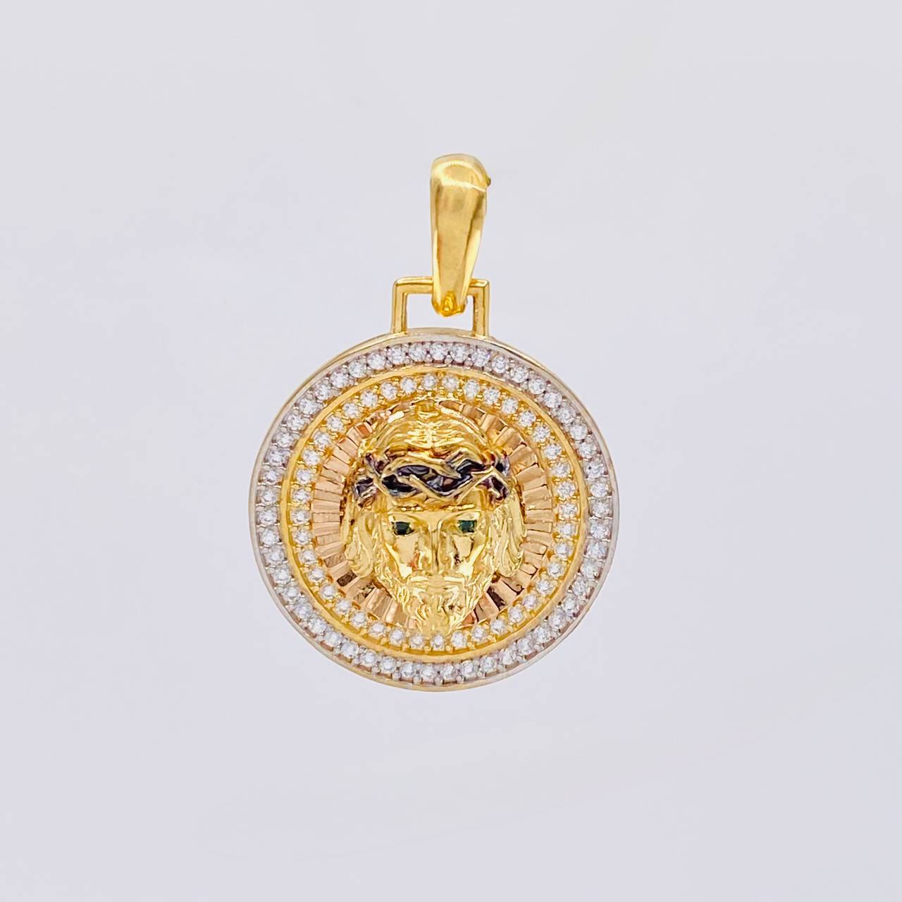 Dije Medalla Rostro Jesus 5.25 g / 3 cm Tres Oros 18K