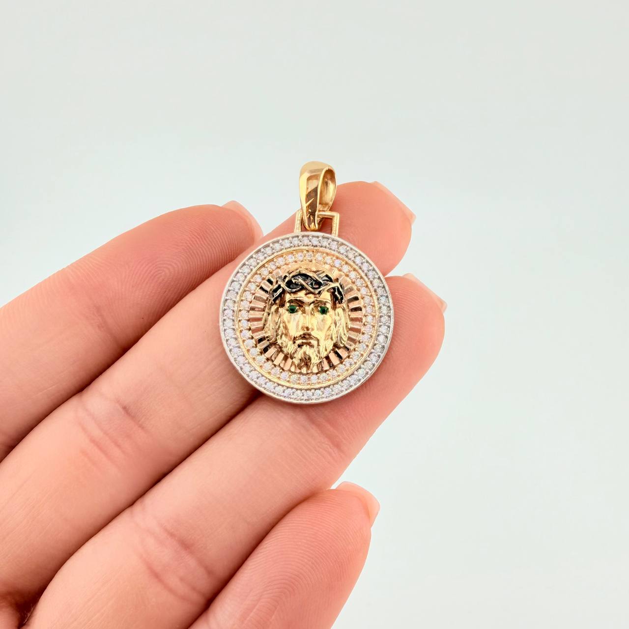 Dije Medalla Rostro Jesus 5.25 g / 3 cm Tres Oros 18K