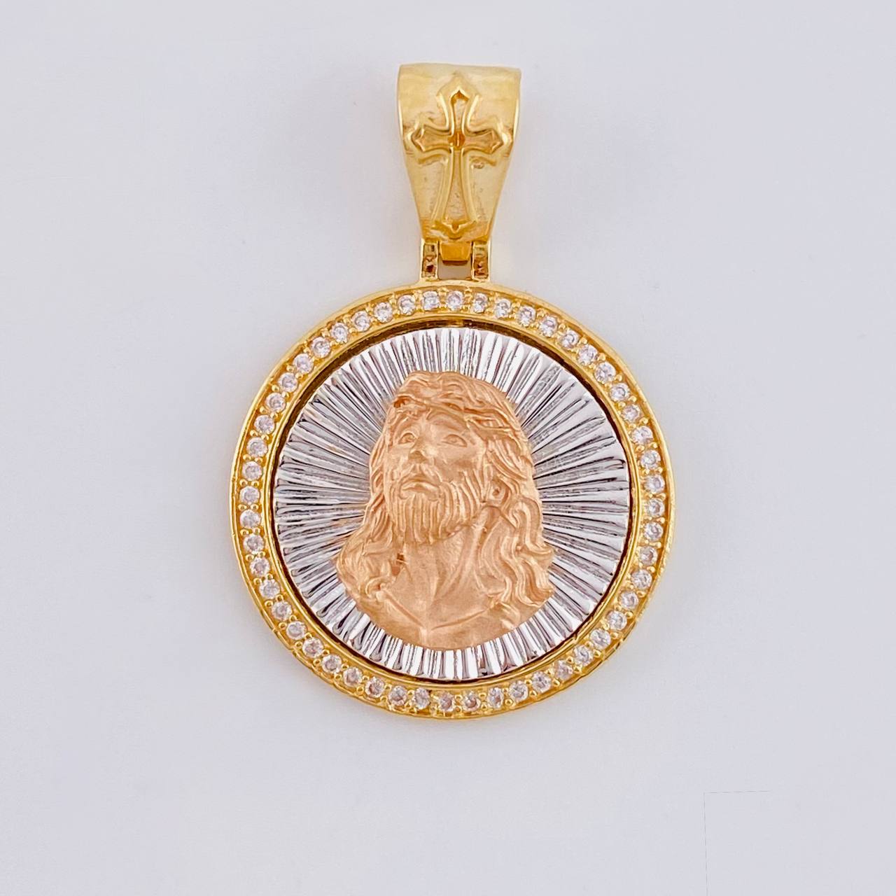 Dije Medalla Rostro Jesus 5.55 g / 3.1 cm Tres Oros 18K