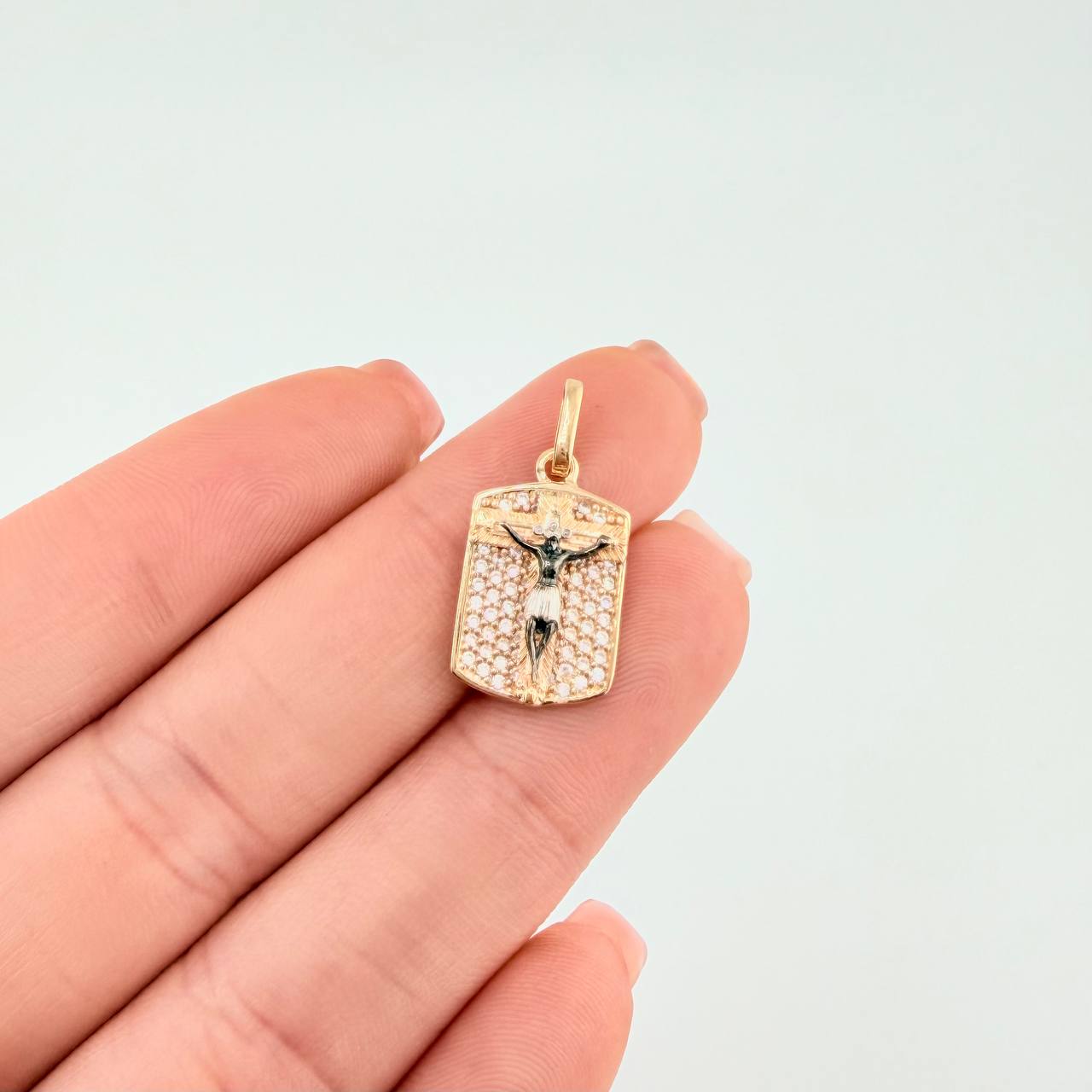 Dije Placa Cruz Cristo 2.25 g / 2.3 cm Dos Oros Amarillo Blanco 18K