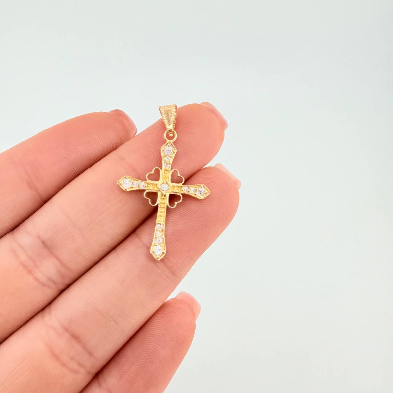 Dije Cruz Corazones 1.3 g / 3.3 cm Oro Amarillo 18K