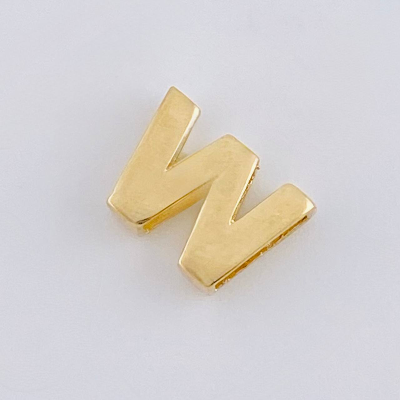 Herraje Letra W 0.35 g / 0.8 cm Oro Amarillo 18K